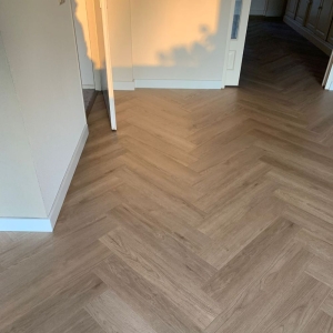 PVC visgraatvloer in Vries