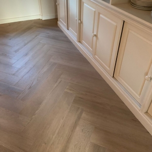 PVC visgraatvloer in Vries