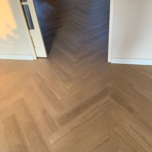 PVC visgraatvloer in Vries