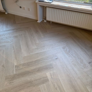 PVC visgraatvloer in Vries