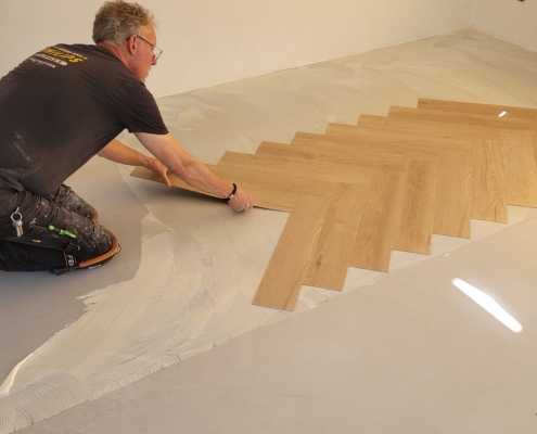 PVC visgraat leggen PVC visgraat leggen