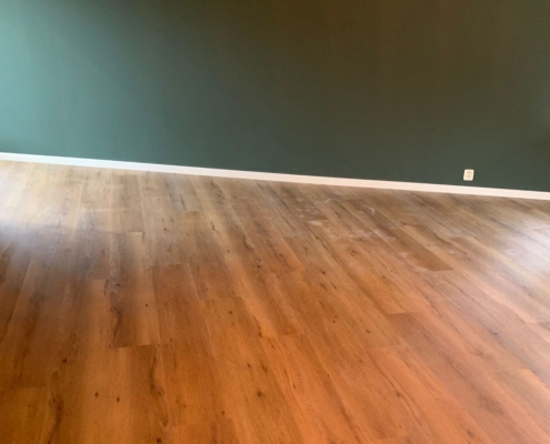 PVC vloer rechte plank met vloerverwarming in de woonkamer